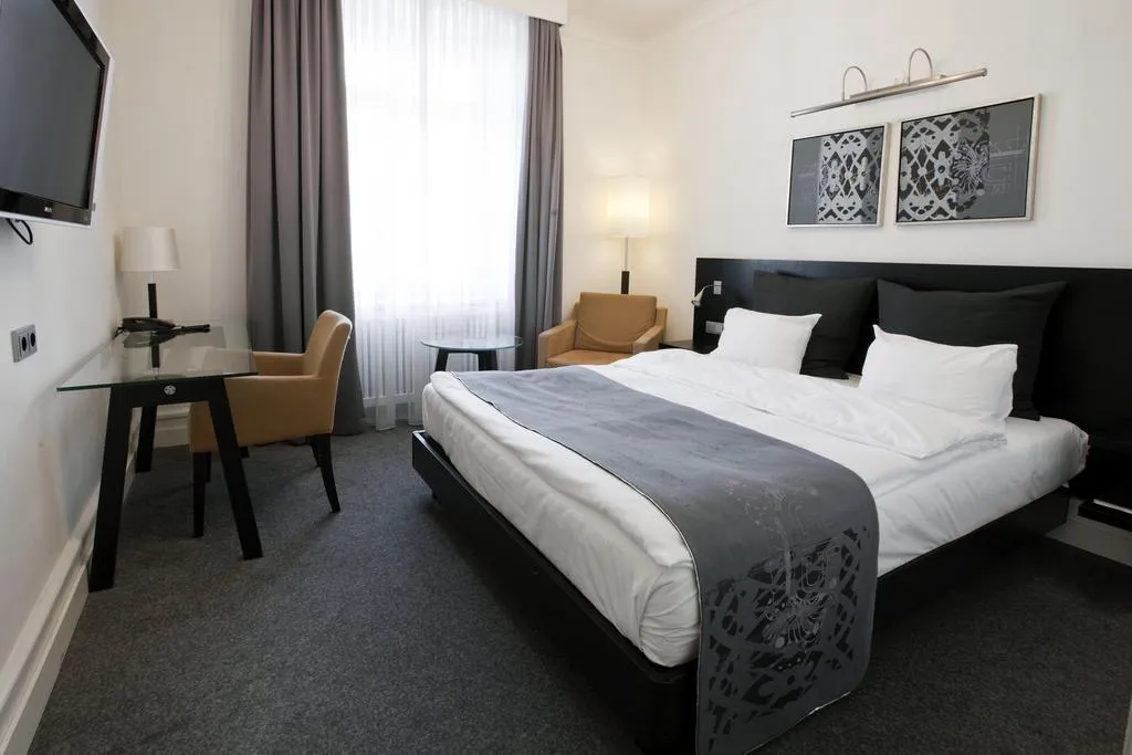 TWIN DELUXE Room, Scandic Palace Copenhagen, Copenhagen