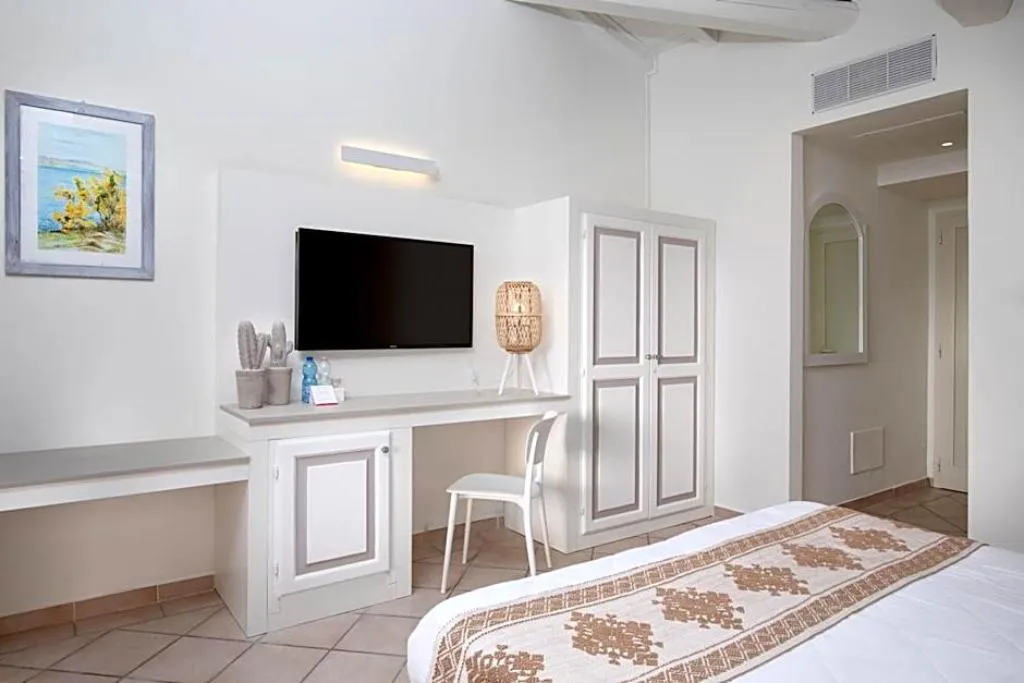 FAMILY ROOM STANDARD Room, VOI Colonna Village, Olbia