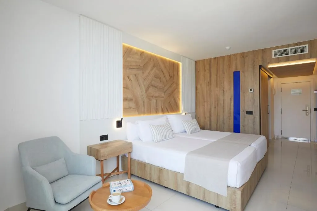 DOUBLE STANDARD Room, The Ibiza Twiins, Ibiza