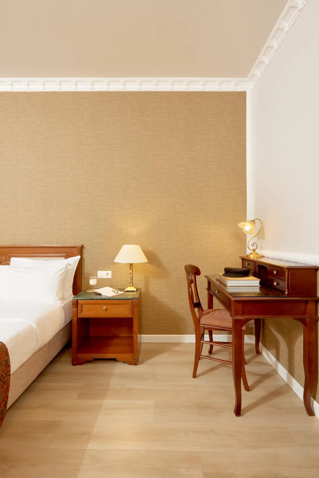 SINGLE CLASSIC Room, Grand Hotel Palace Thessaloniki, Halkidiki