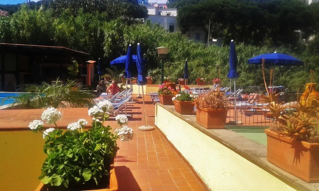 Pool, Maremonti, Naples