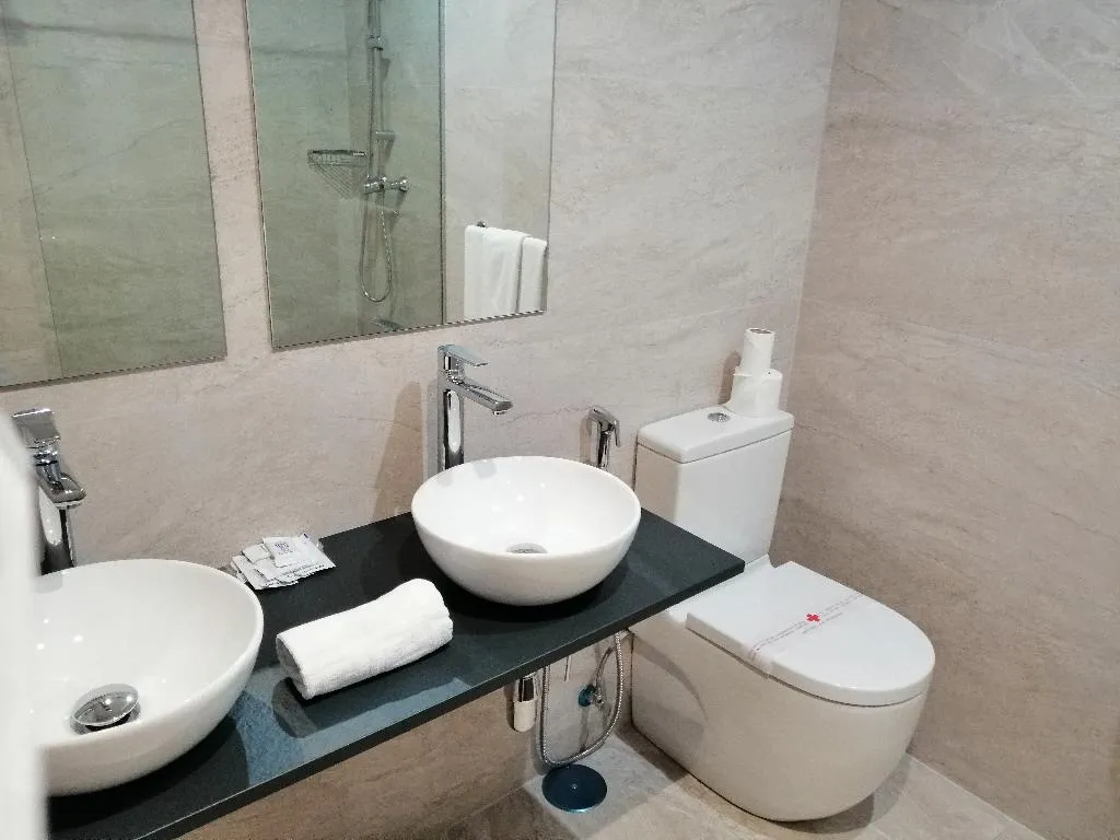 Room, Ciudad de Navalcarnero, Madrid