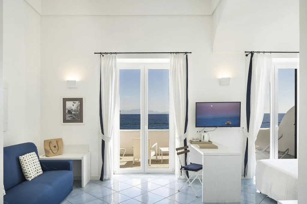 Room, Miramare Sea Resort and Spa, Naples