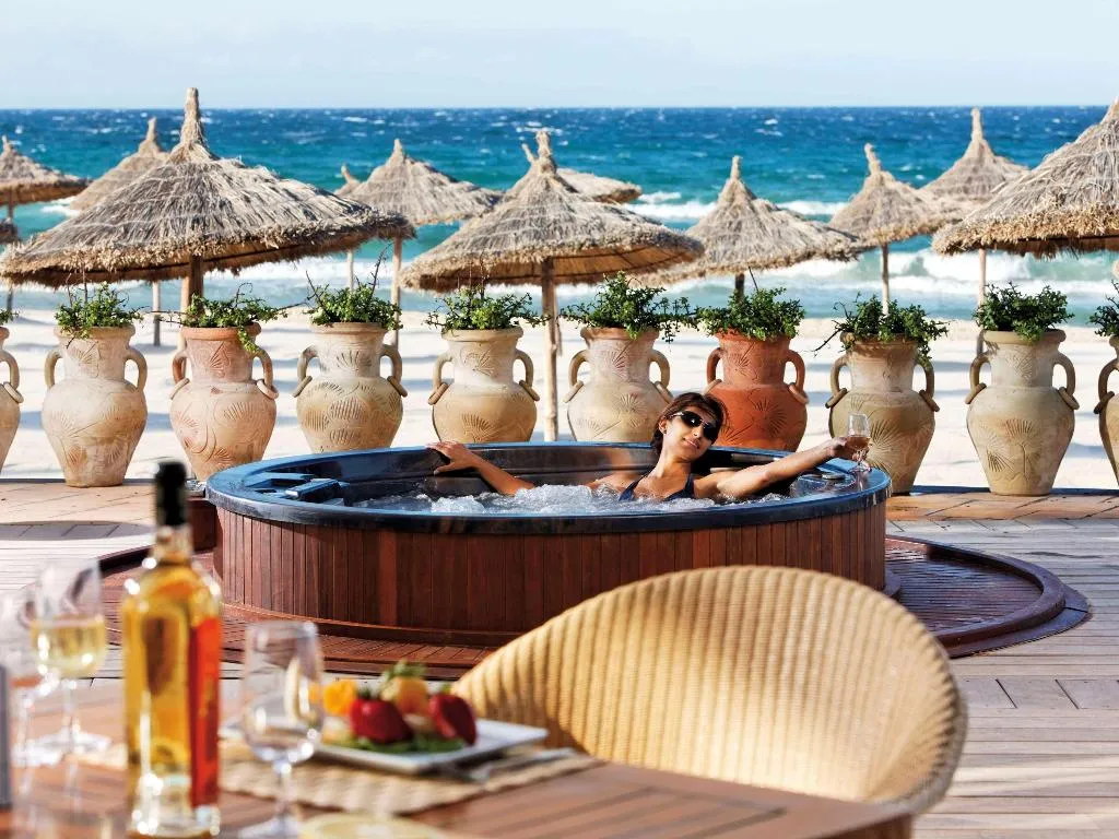 Bar, Movenpick Resort & Marine Spa Sousse, Tunisia