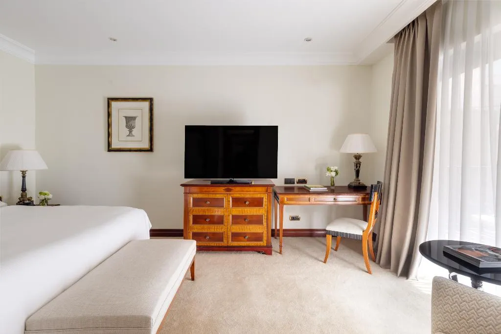 DOUBLE CLUB PREMIUM Room, InterContinental Madrid, Madrid