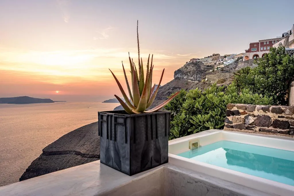 Room, Golden Grey Goose, Santorini