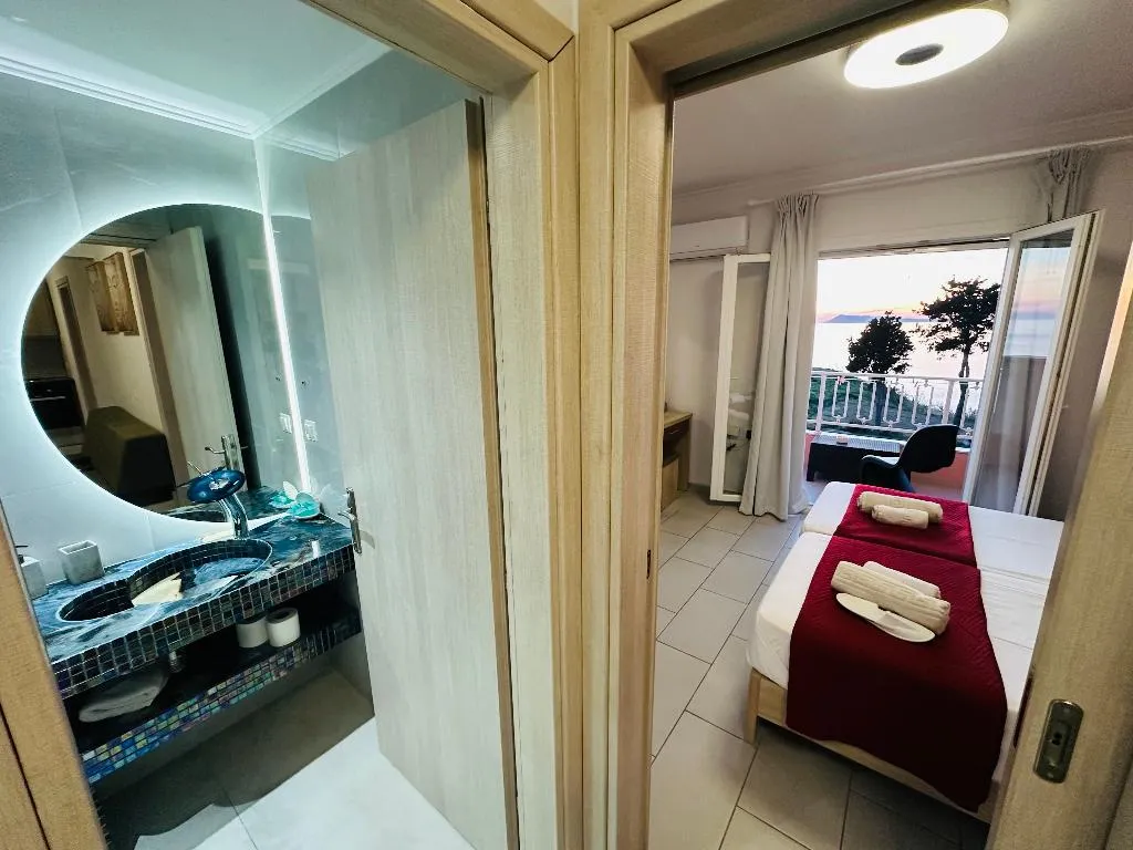 QUADRUPLE TWO BEDROOMS Room, Nikos Apartments Corfu, Corfu