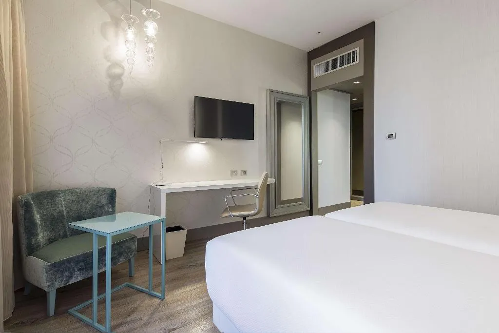 DOUBLE SINGLE USE SUPERIOR Room, NH Collection Milano Touring, Milan