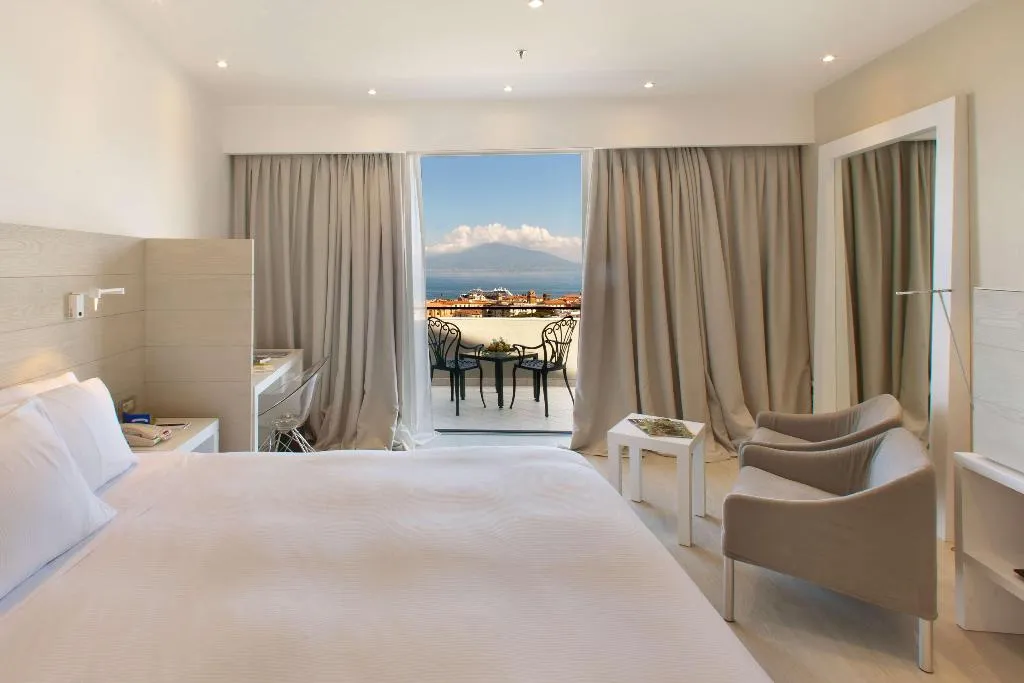 Room, Hilton Sorrento Palace, Naples