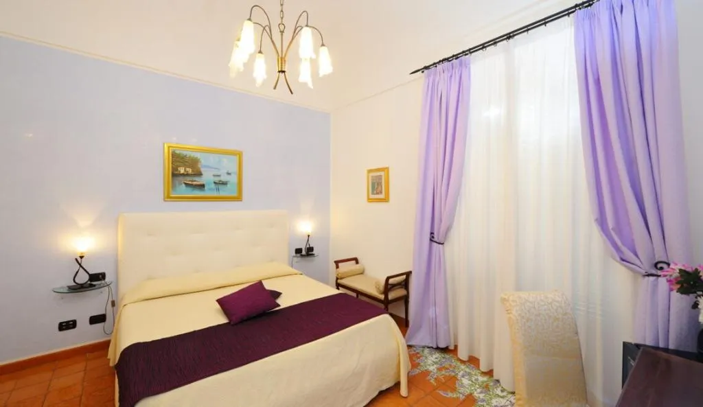 DOUBLE DELUXE SEA VIEW Room, Hotel Villa Annalara, Naples