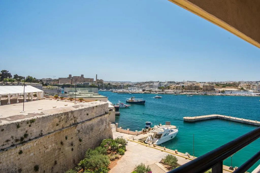 Room, Grand Hotel Excelsior, Malta