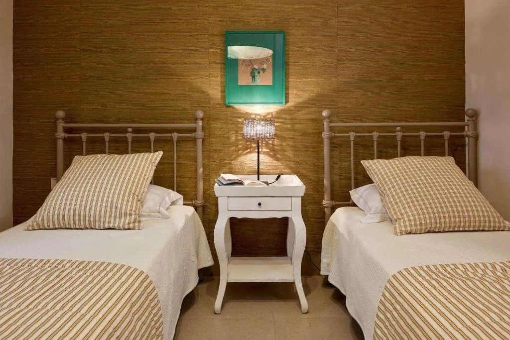Room, Diles & Rinies, Mykonos