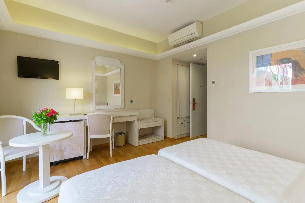 Double or Twin STANDARD Room, Pearl Beach, Crete