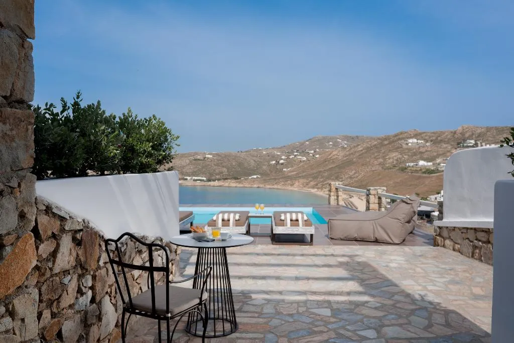 JUNIOR SUITE POOL VIEW Room, Cova Mykonos Suites, Mykonos