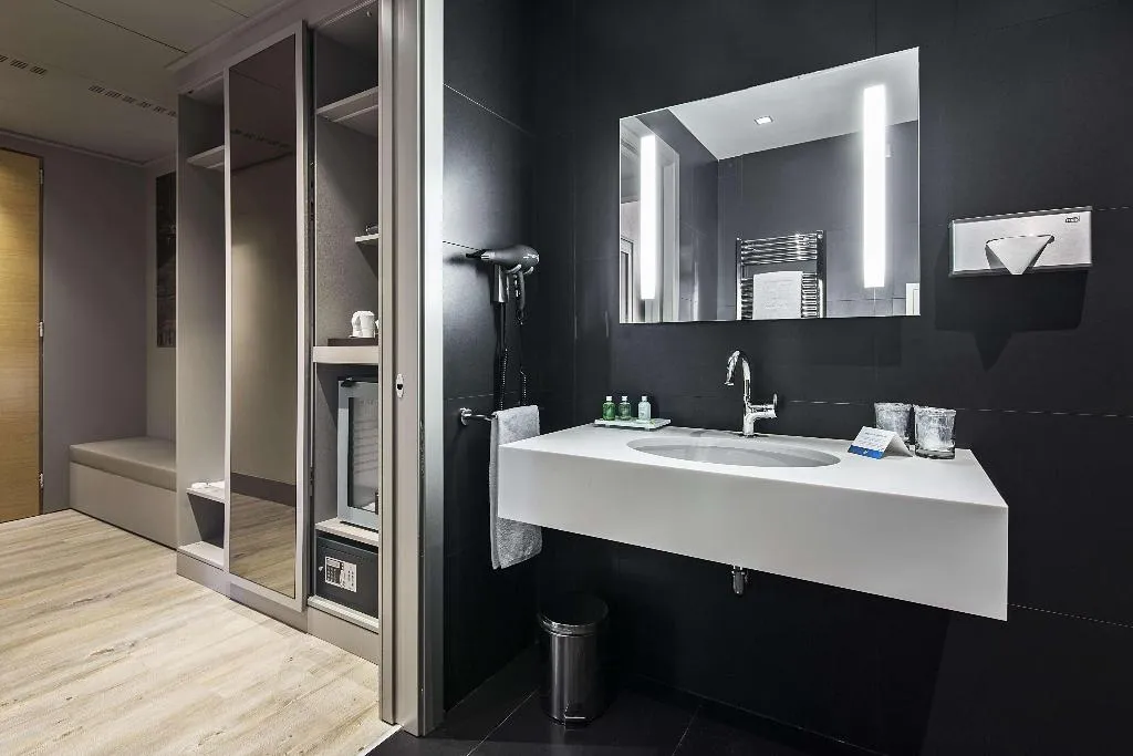 DOUBLE SINGLE USE SUPERIOR Room, NH Collection Milano Touring, Milan