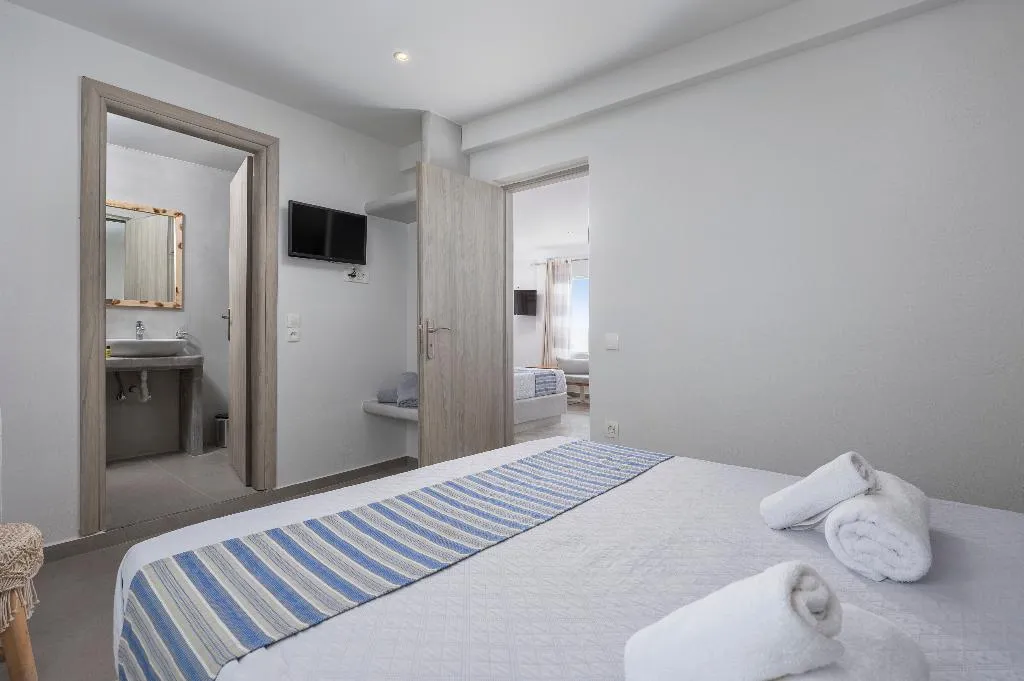 SUITE GRAND Room, Gizis Cliffside Suites, Santorini