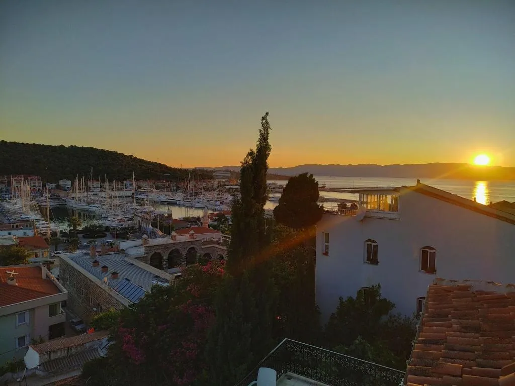 Terrace, Yalcin Hotel, Izmir