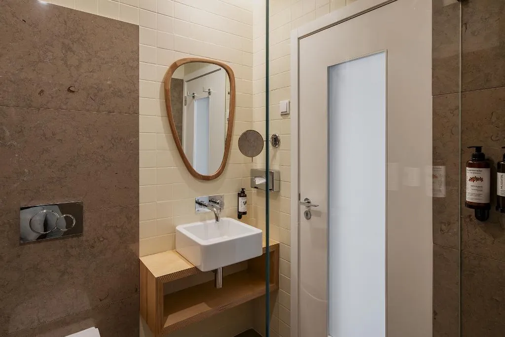 Room, Vincci Baixa Suites Apartments, Lisbon