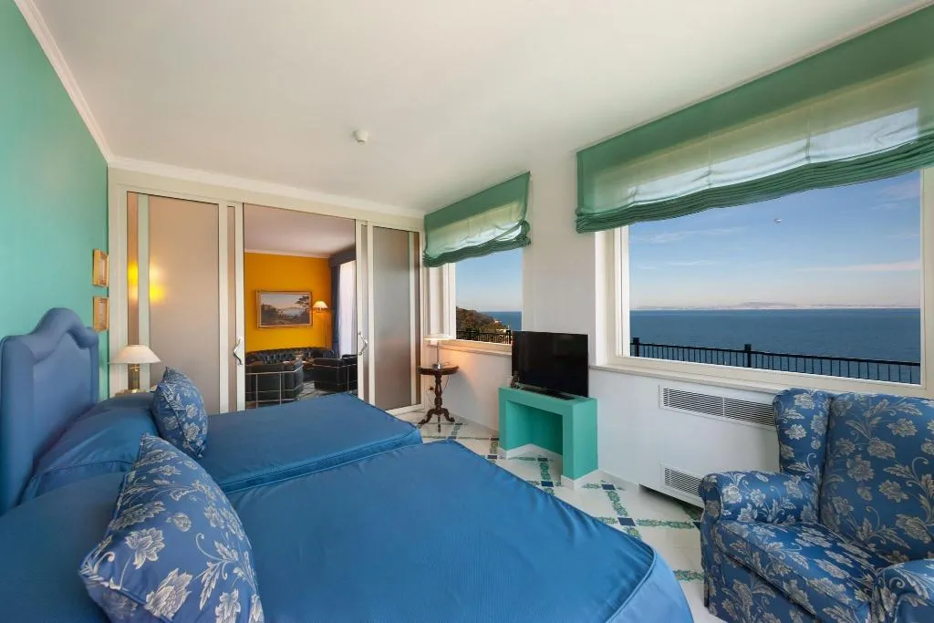 SUITE SEA VIEW Room, Continental, Naples