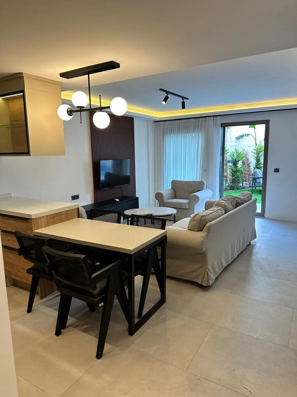 Room TWO QUEEN BEDS Room, Ayayorgi̇ Homes & Hotels, Izmir