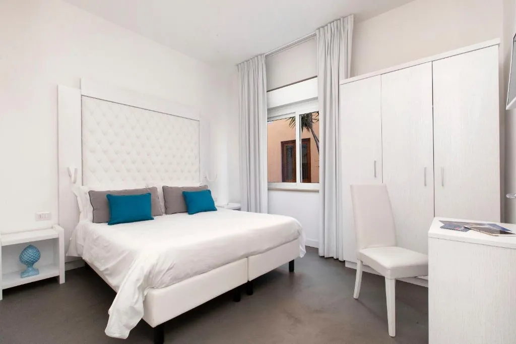 JUNIOR SUITE STANDARD Room, Tasso Suites, Naples