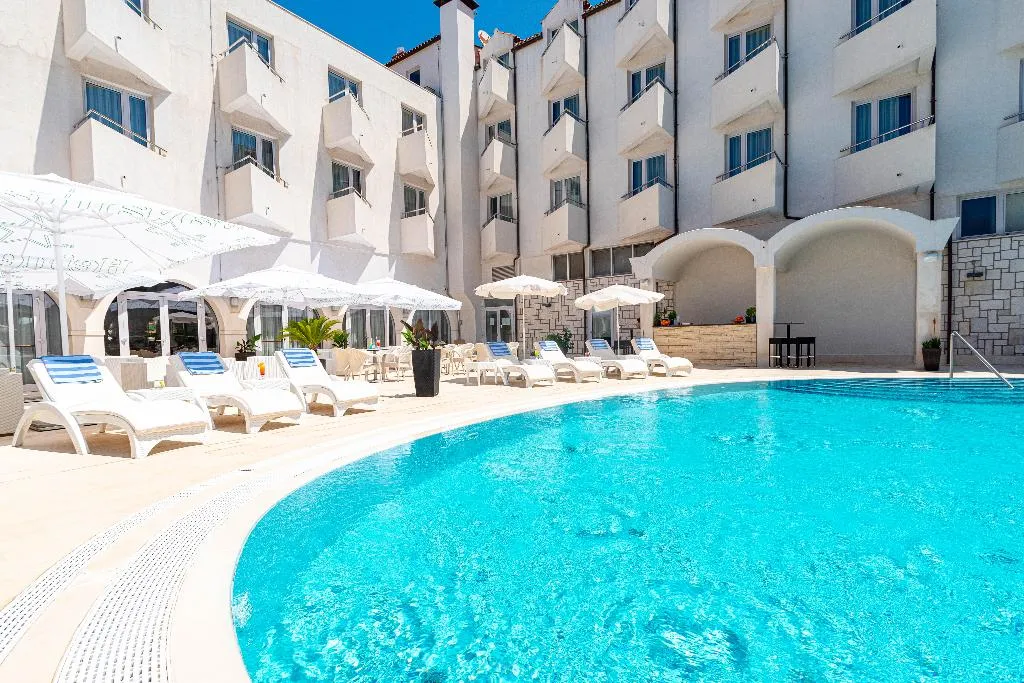 Pool, Korkyra, Dubrovnik