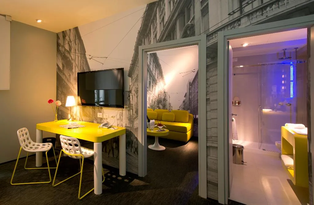 SUITE TWO BEDROOMS ONE BATHROOM Room, The Street Milano Duomo, Milan