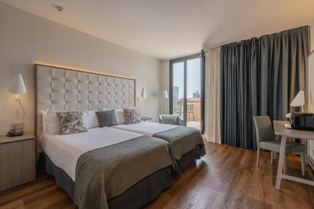 Double or Twin SUPERIOR WITH TERRACE Room, Gran Hotel Havana 4*Sup by Escampa Hotels, Barcelona