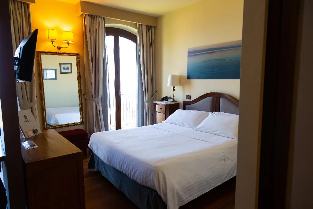 JUNIOR SUITE CAPACITY 3 Room, Best Western Hotel Santa Caterina, Catania