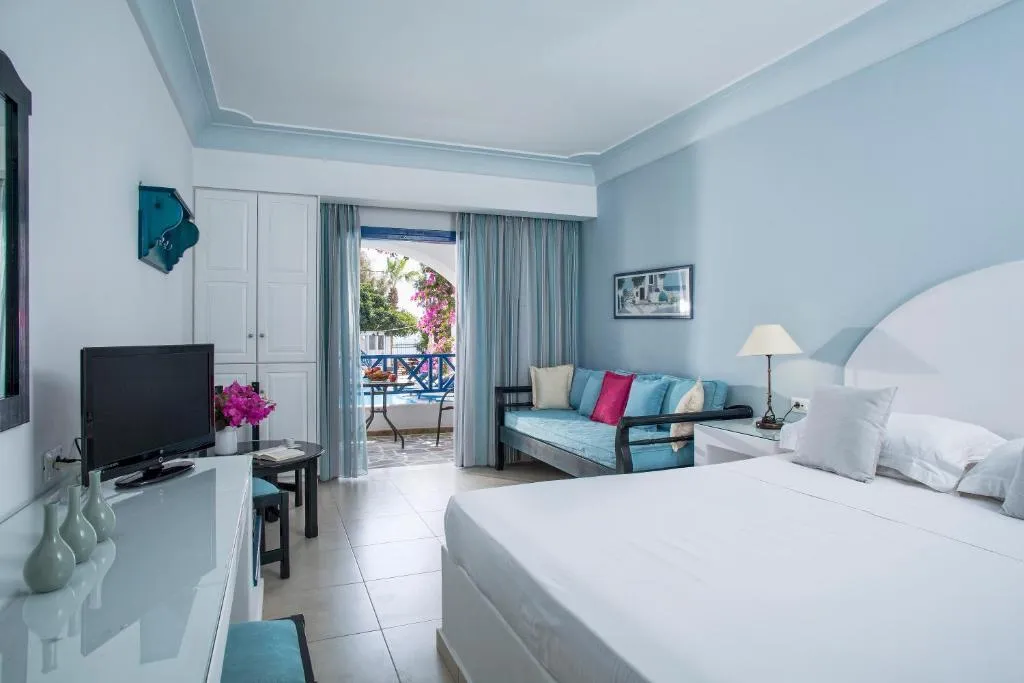 TRIPLE SUPERIOR Room, Veggera Hotel, Santorini