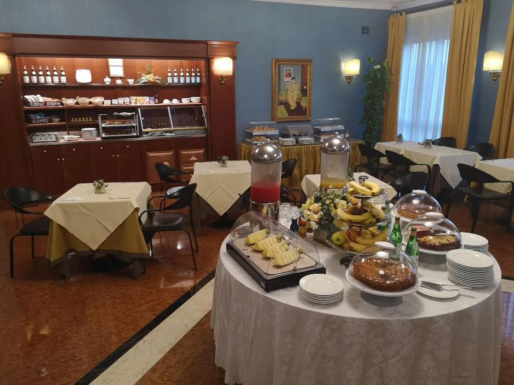 Restaurant, Hotel Motel Luna, Milan