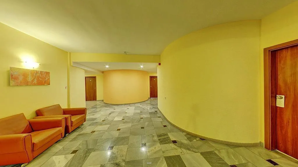 Room, Exotica, Varna