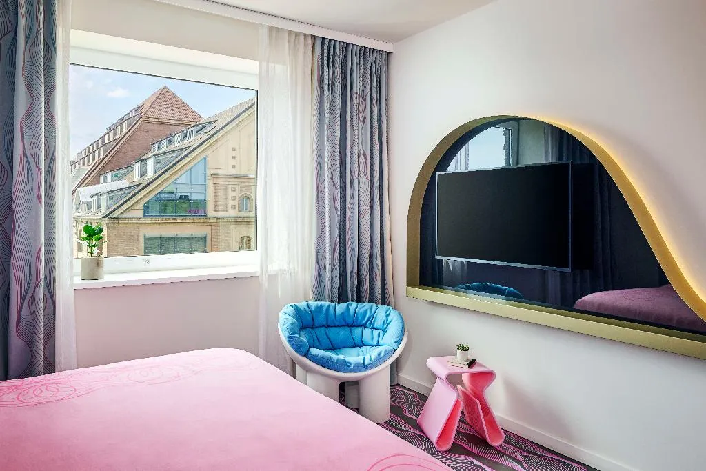 FAMILY ROOM CONNECTING ROOM Room, nhow Berlin, Berlin