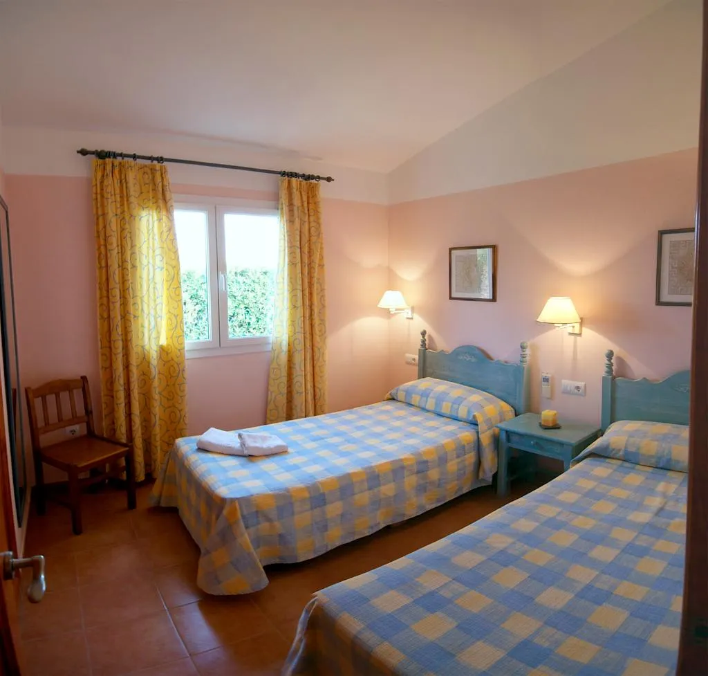 VILLA THREE BEDROOMS WITH AIR CONDITIONING Room, Begonias, Menorca