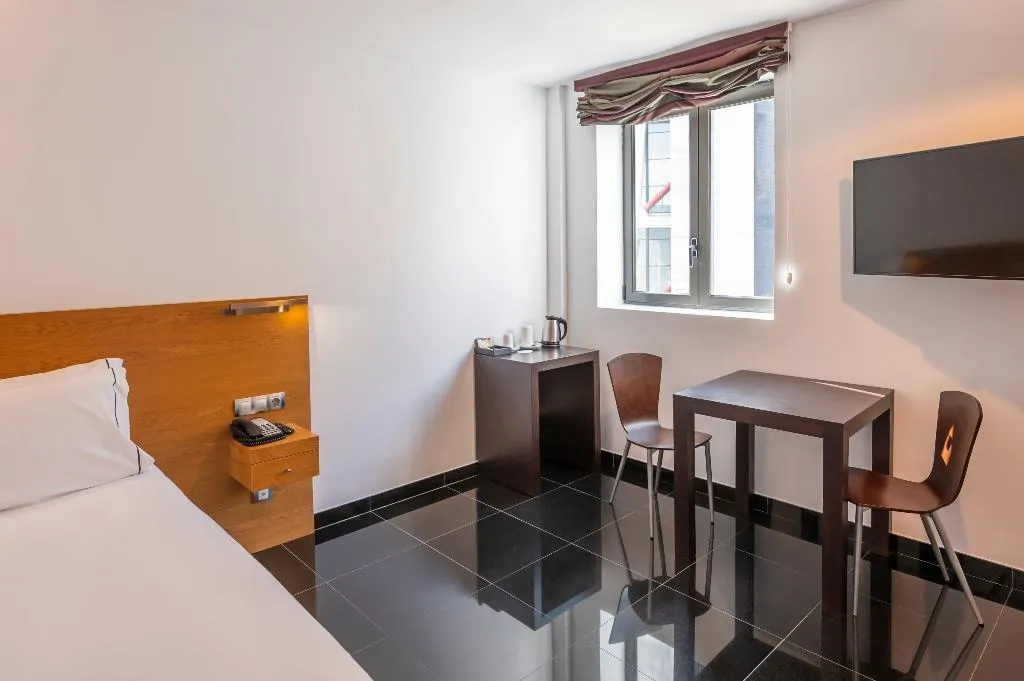 APARTMENT CAPACITY 1 Room, Hesperia Fira Apartments, Barcelona