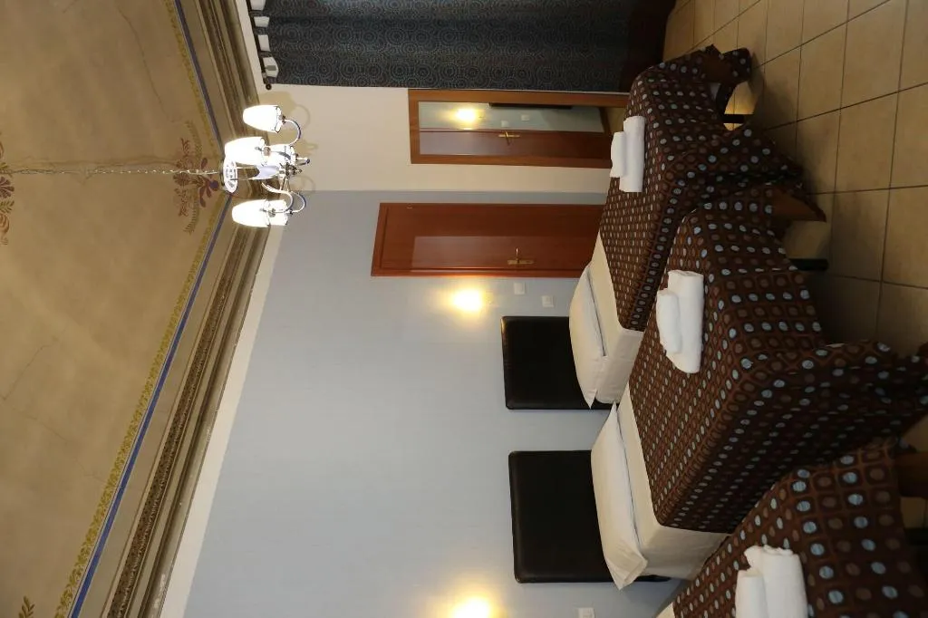 Room, Adelaide House, Florence