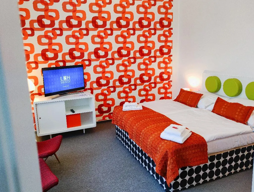 DOUBLE STANDARD Room, LH Vintage Design Hotel Sax, Prague