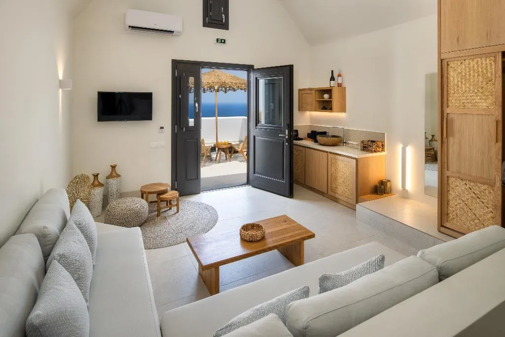 SUITE WITH JACUZZI Room, Venus Sunrise Suites & Villas, Santorini