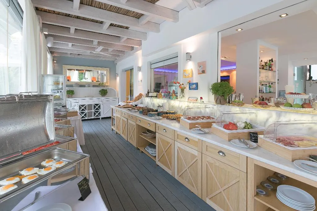 Restaurant, Mandraki Village, Skiathos