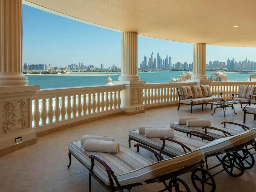 SUITE Presidential Room, Raffles The Palm Dubai, Dubai