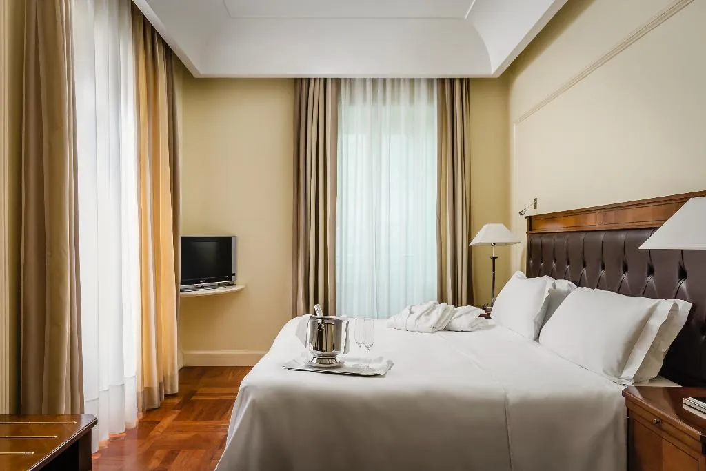 JUNIOR SUITE STANDARD Room, Eurostars Centrale Palace, Palermo
