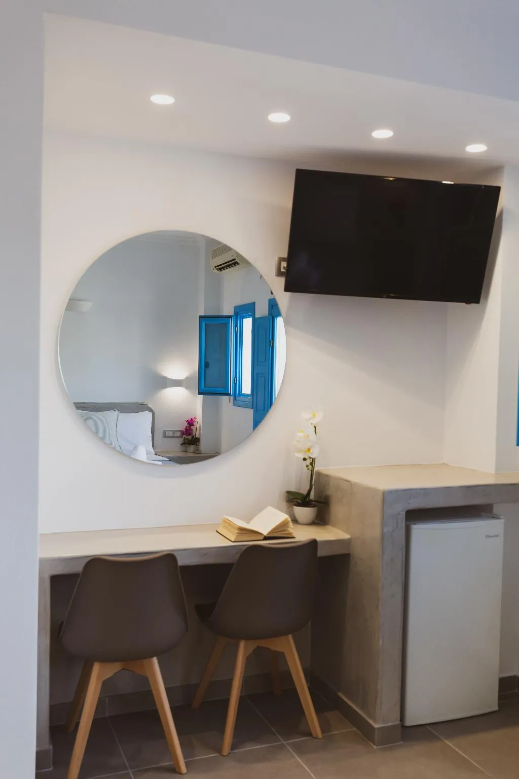 Double or Twin SUPERIOR Room, Perissa Bay, Santorini
