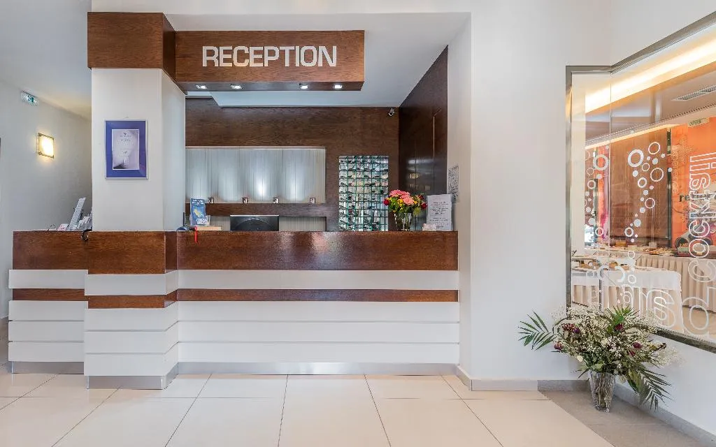 Lobby, Oscar, Zante