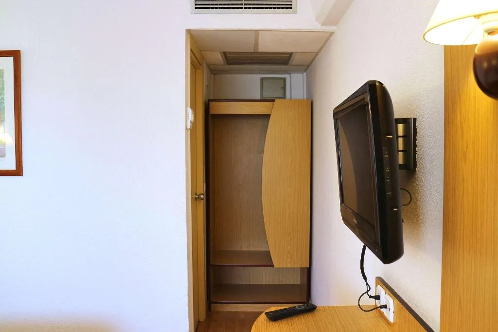 TWIN STANDARD Room, Travelodge Barcelona del Vallès, Barcelona