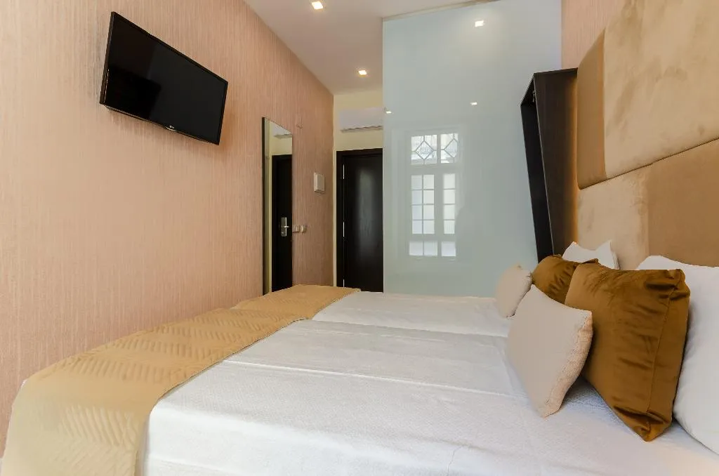 DOUBLE SUPERIOR Room, Hotel Duas Nacoes, Lisbon