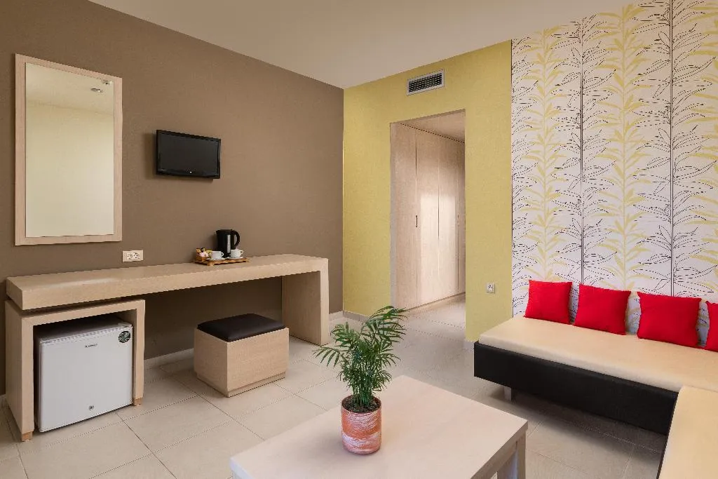 SUITE WITH PRIVATE POOL Room, Virginia Family Resort, Rhodes