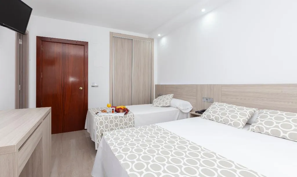 TRIPLE STANDARD Room, Olympia Ronda II, Valencia