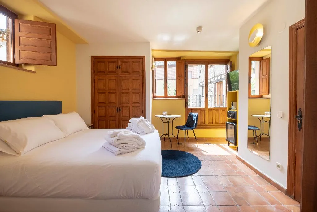 Double or Twin STANDARD Room, Hotel Cetina Palacio Ayala Berganza, Madrid
