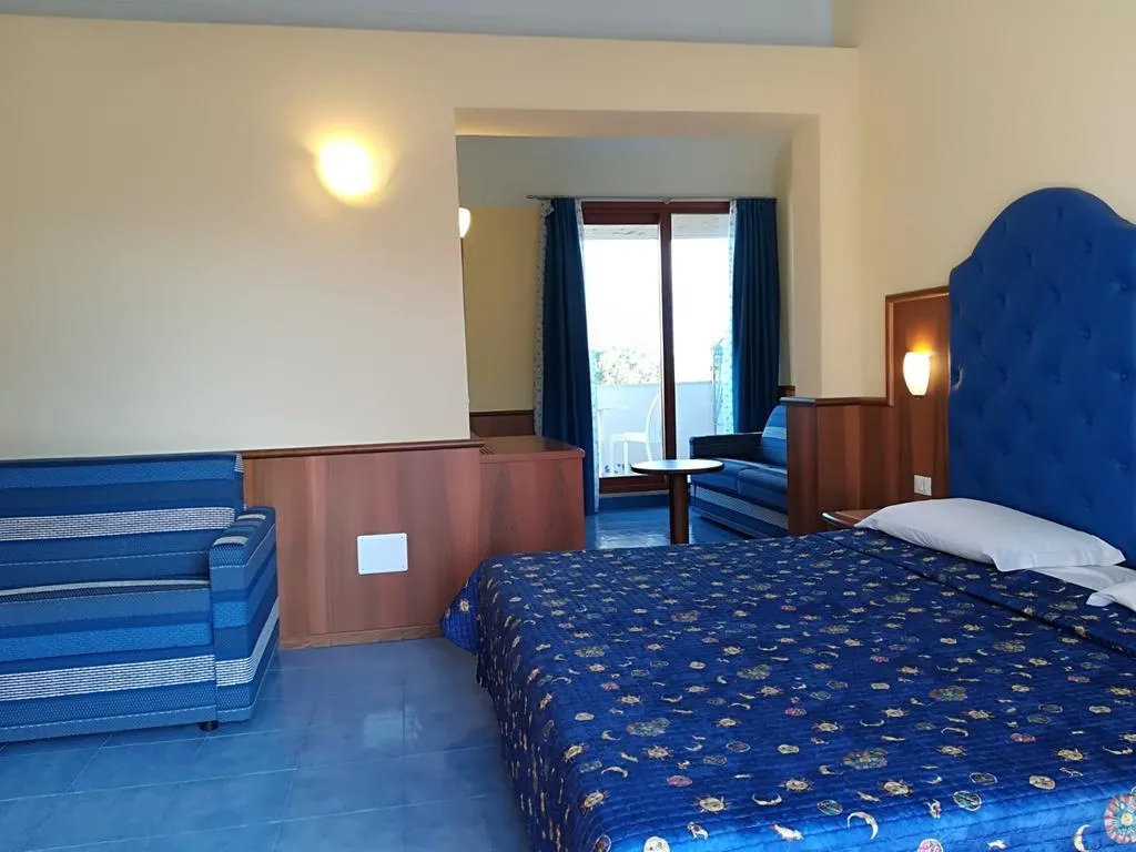 Double or Twin SEA VIEW WITH BALCONY Room, Kalos, Catania
