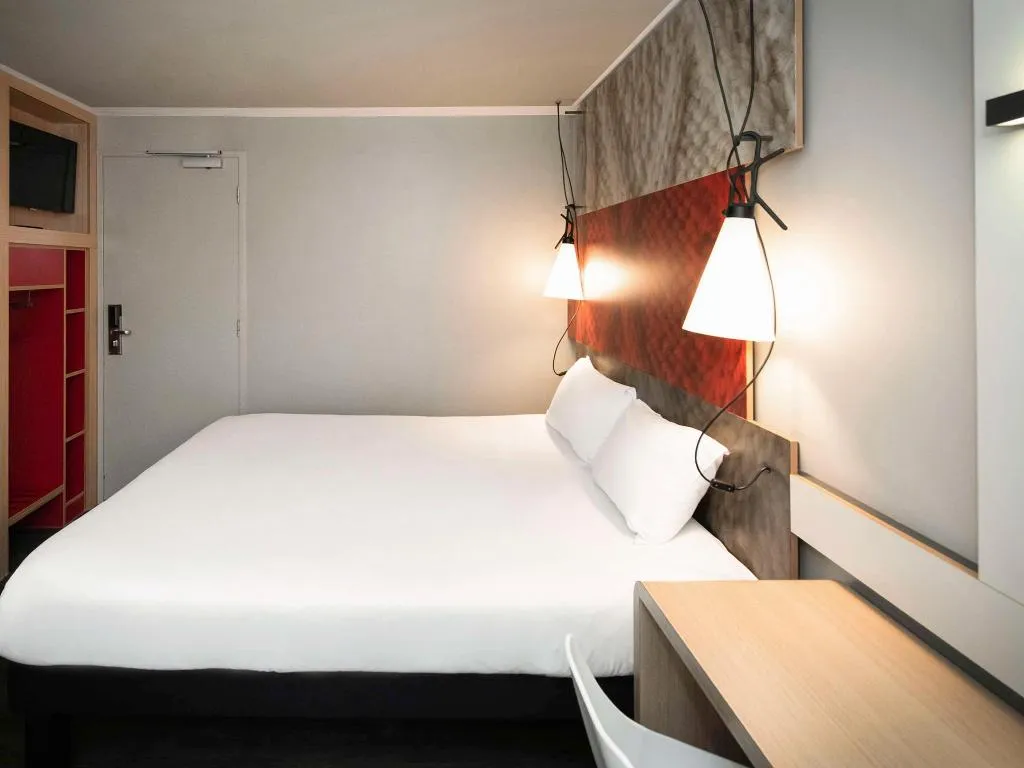 DOUBLE WITH DOUBLE BED Room, Ibis Amsterdam Centre, Amsterdam